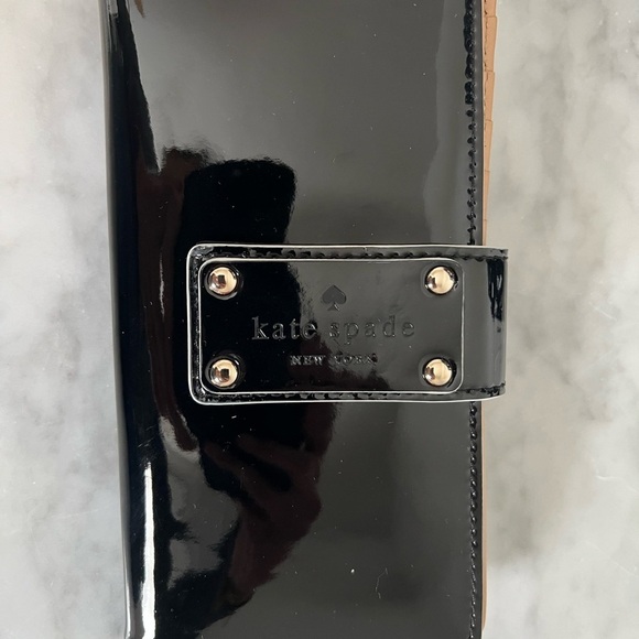 kate spade Handbags - NWT Kate Spade Pasadena Black Patent Stacy Envelope Wallet